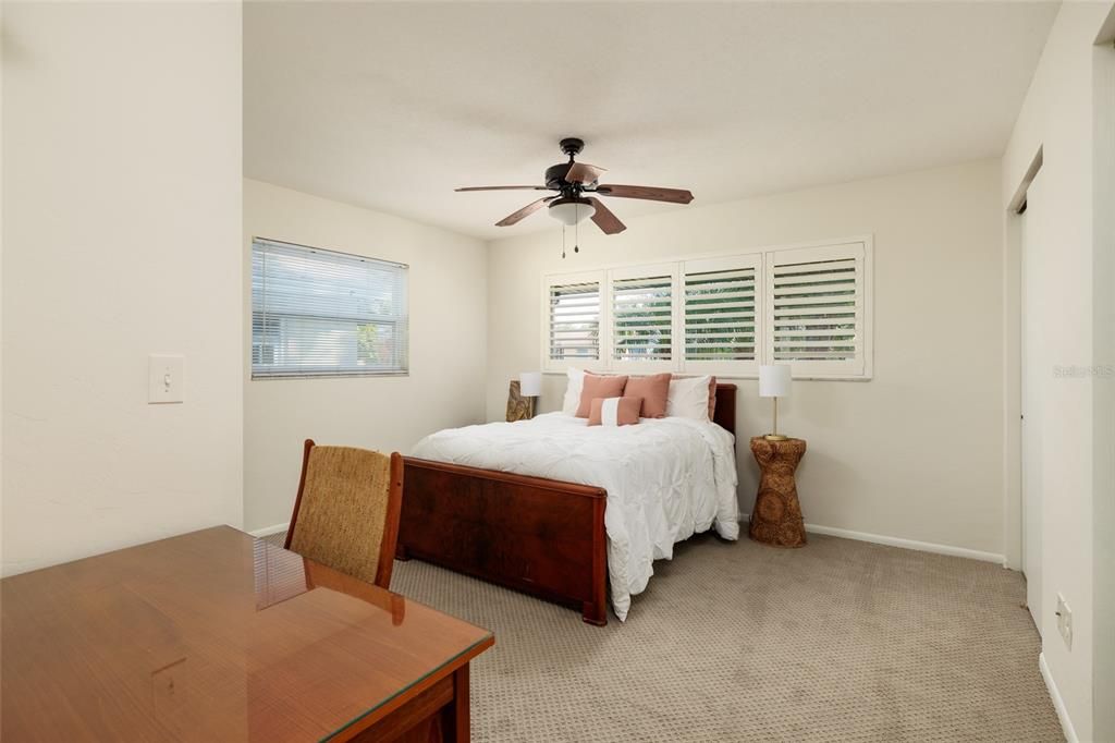 Active With Contract: $399,000 (3 beds, 2 baths, 1274 Square Feet)