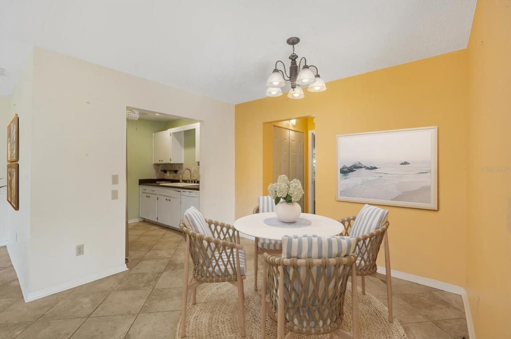 待售: $86,000 (1 贝兹, 1 浴室, 800 平方英尺)