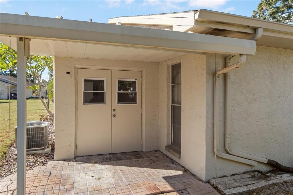 待售: $86,000 (1 贝兹, 1 浴室, 800 平方英尺)