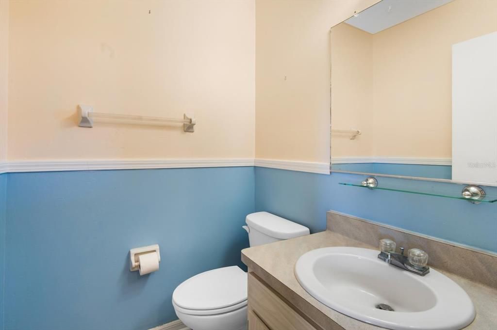 待售: $86,000 (1 贝兹, 1 浴室, 800 平方英尺)