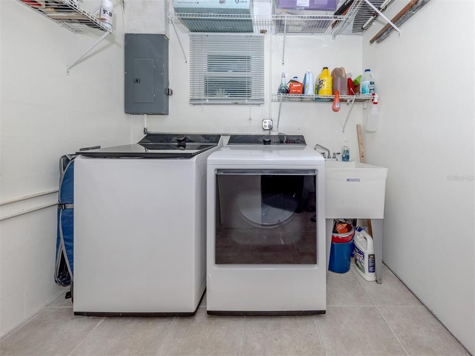 En Venta: $369,900 (2 camas, 2 baños, 1374 Pies cuadrados)