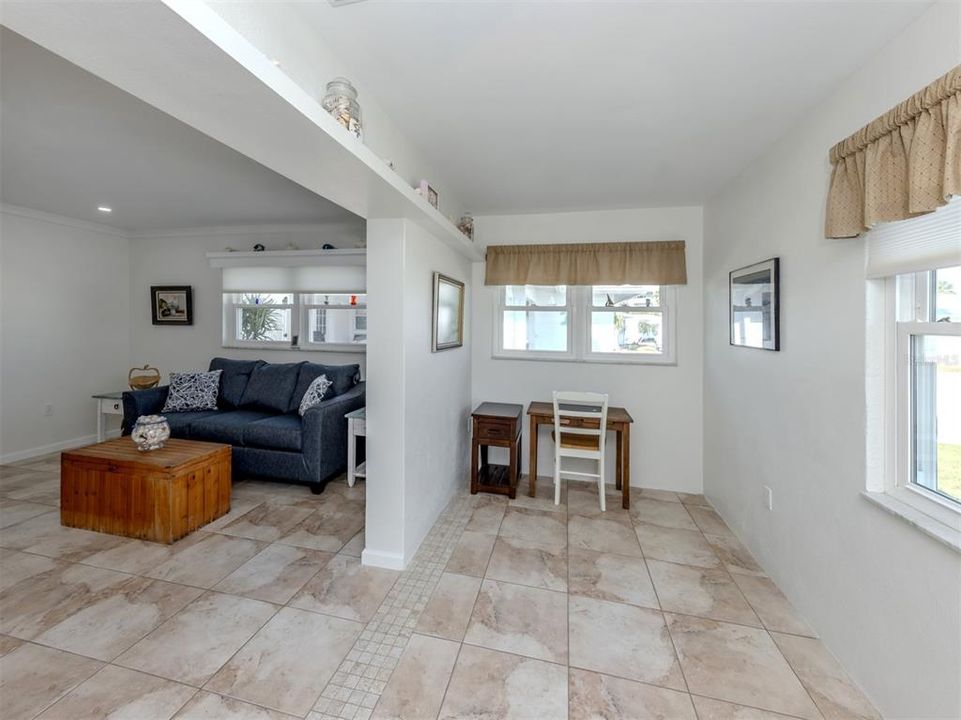 En Venta: $369,900 (2 camas, 2 baños, 1374 Pies cuadrados)