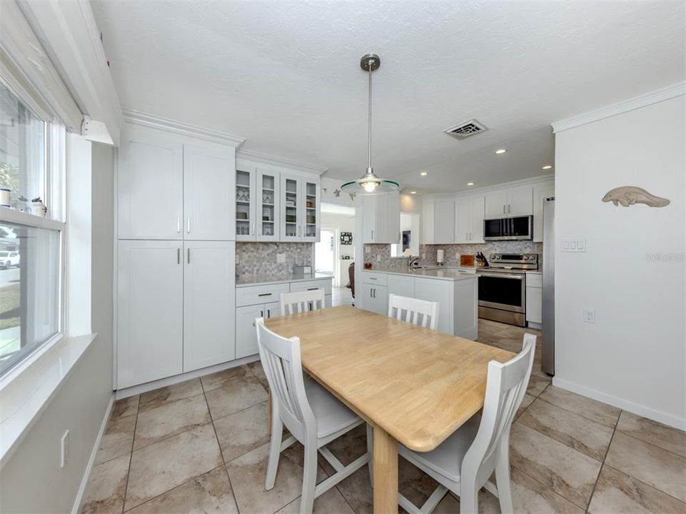 En Venta: $369,900 (2 camas, 2 baños, 1374 Pies cuadrados)