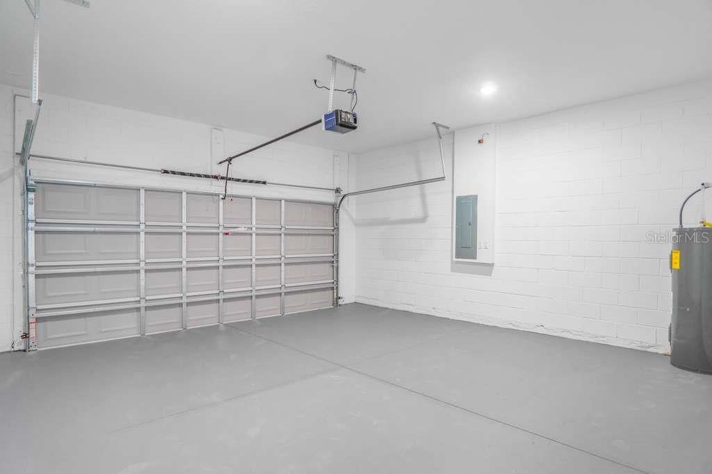 For Sale: $325,000 (4 beds, 3 baths, 1896 Square Feet)