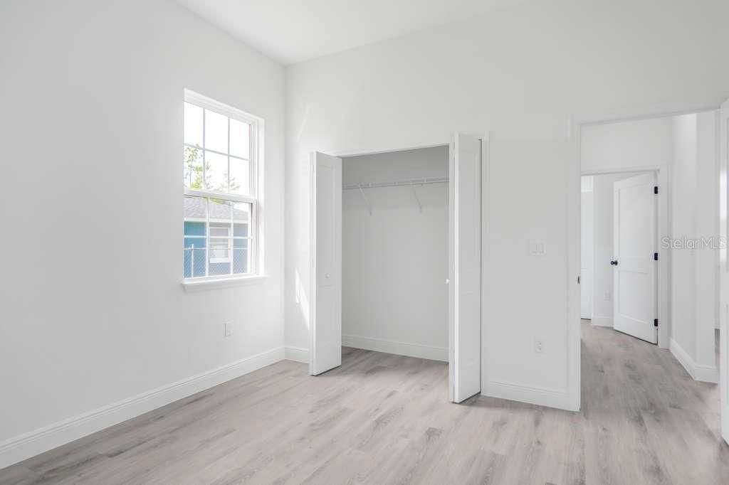 For Sale: $325,000 (4 beds, 3 baths, 1896 Square Feet)