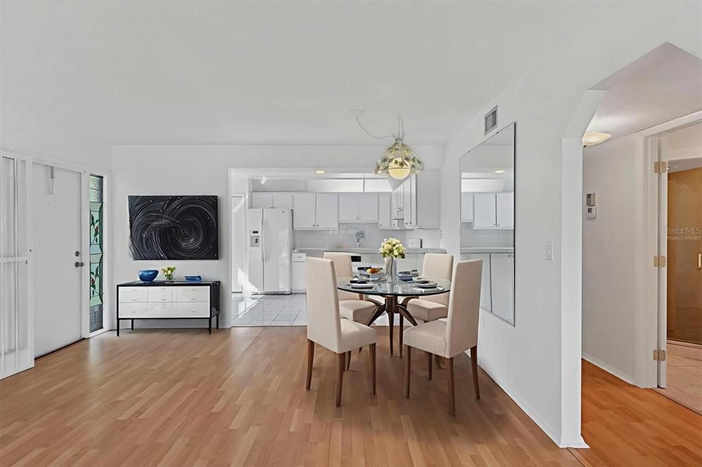 En Venta: $185,000 (2 camas, 2 baños, 1280 Pies cuadrados)