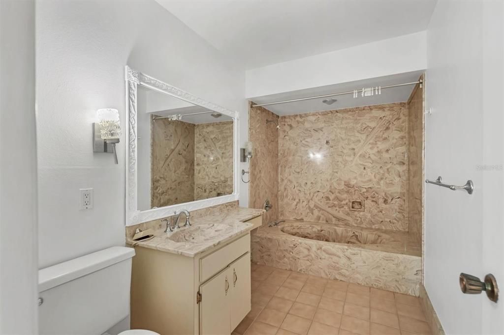 En Venta: $185,000 (2 camas, 2 baños, 1280 Pies cuadrados)