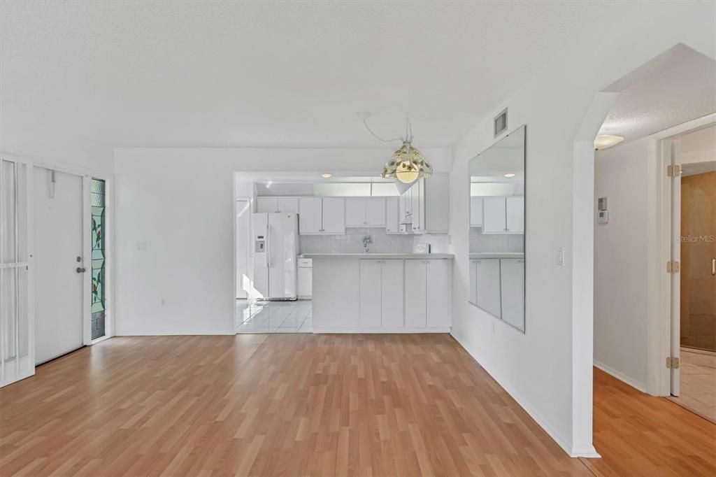 En Venta: $185,000 (2 camas, 2 baños, 1280 Pies cuadrados)