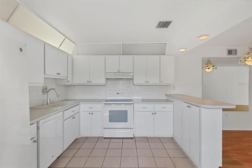 En Venta: $185,000 (2 camas, 2 baños, 1280 Pies cuadrados)