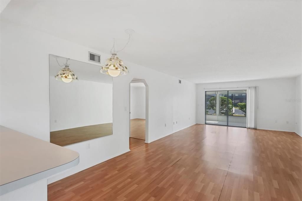 En Venta: $185,000 (2 camas, 2 baños, 1280 Pies cuadrados)