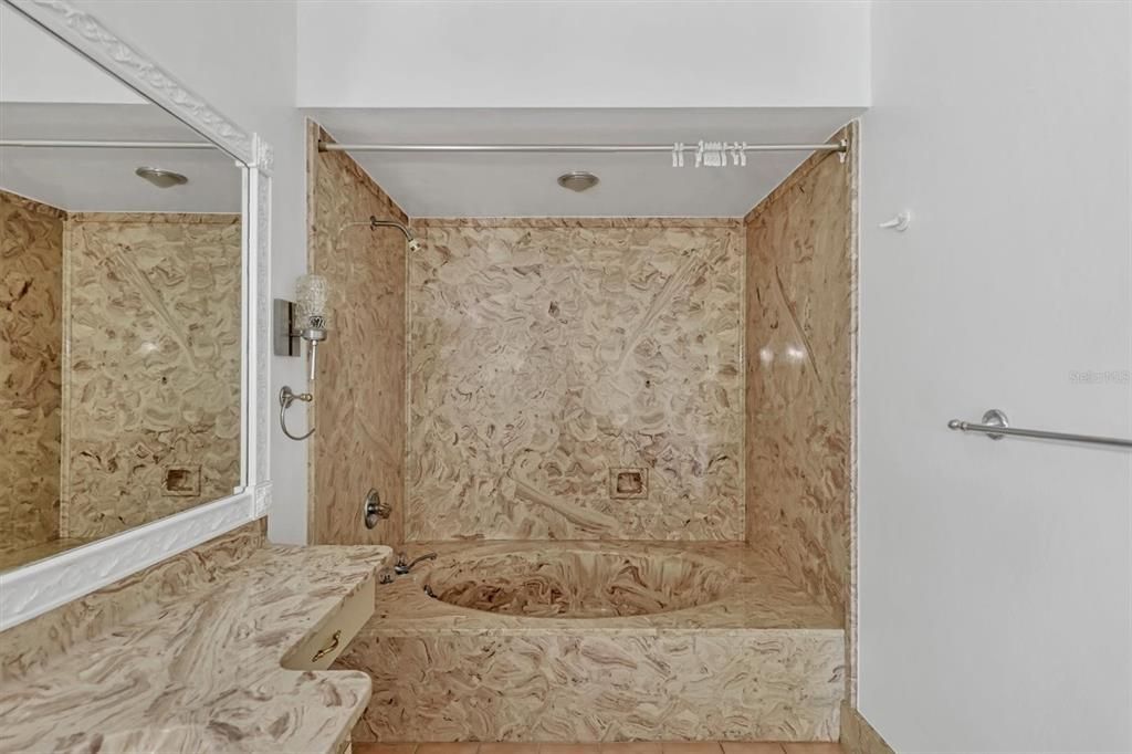 En Venta: $185,000 (2 camas, 2 baños, 1280 Pies cuadrados)