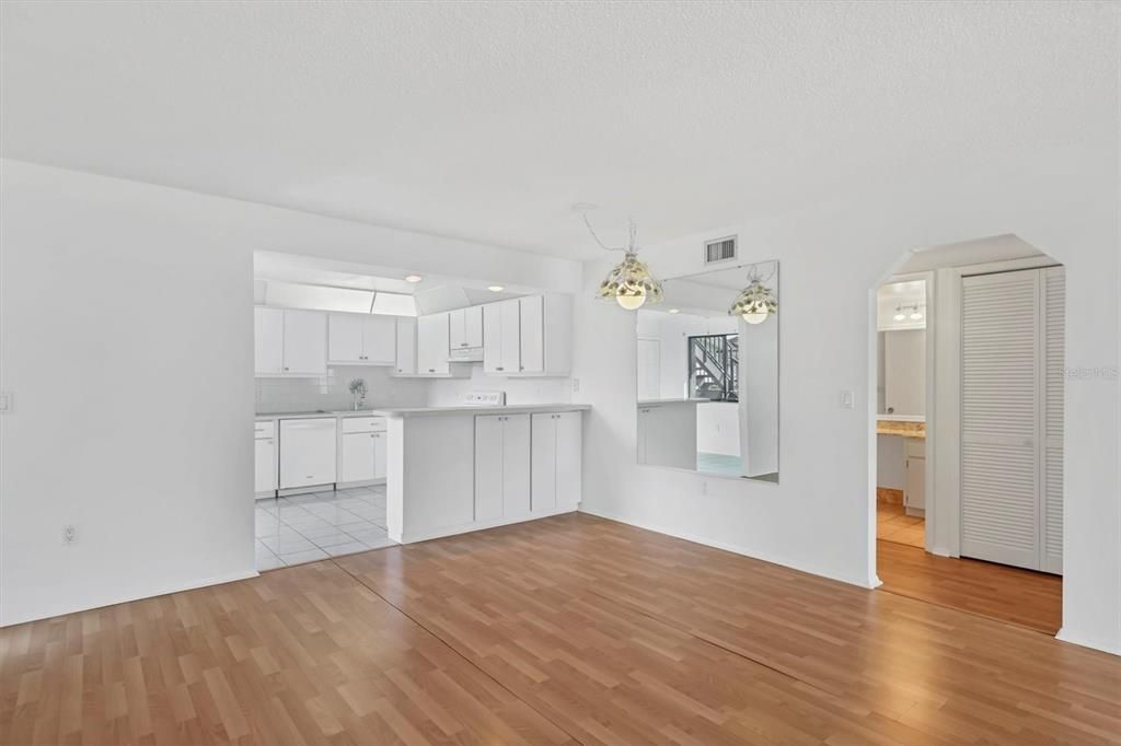 En Venta: $185,000 (2 camas, 2 baños, 1280 Pies cuadrados)