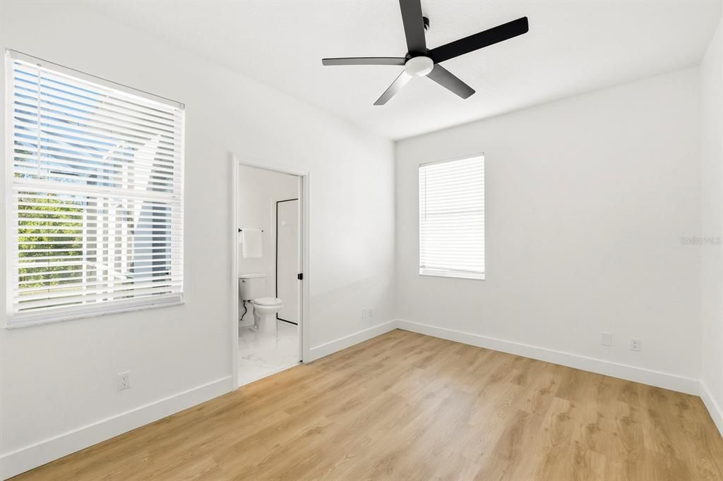 待售: $679,999 (5 贝兹, 3 浴室, 2465 平方英尺)