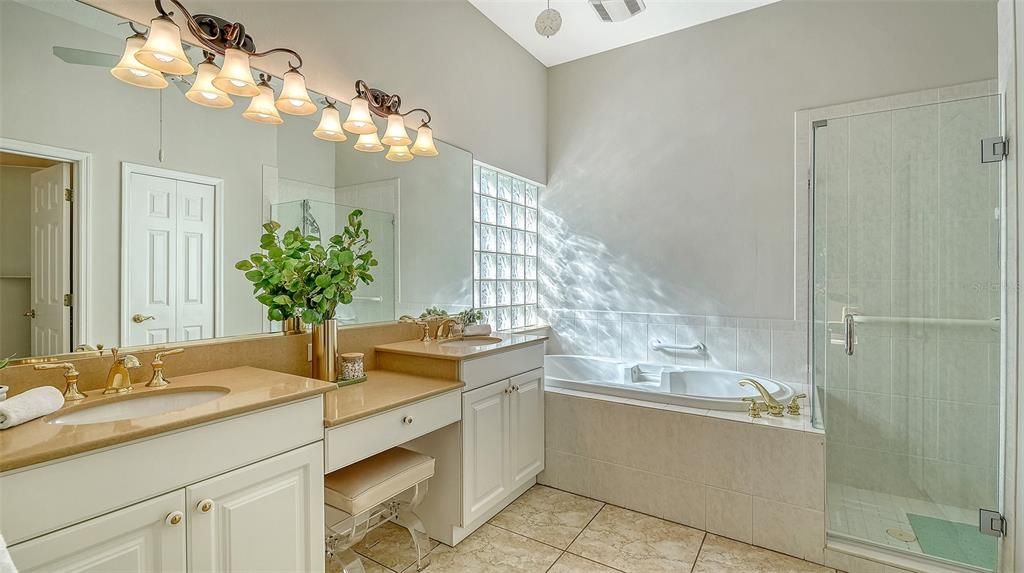 待售: $429,000 (3 贝兹, 2 浴室, 1599 平方英尺)