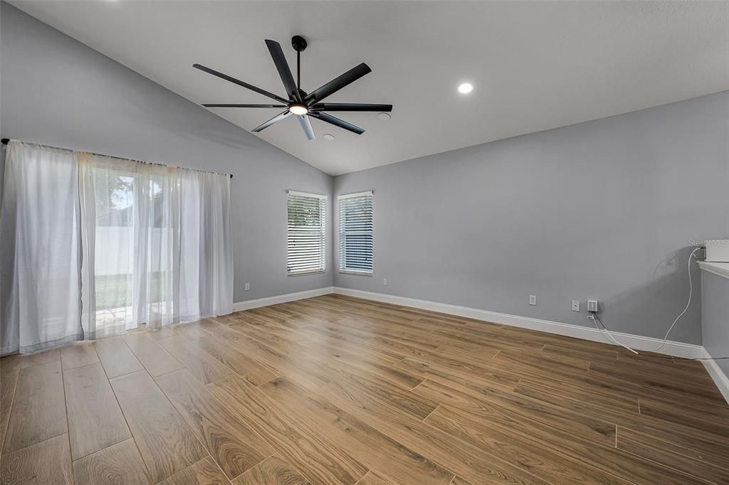 В аренду: $2,500 (4 спален, 2 ванн, 1948 Квадратных фут)