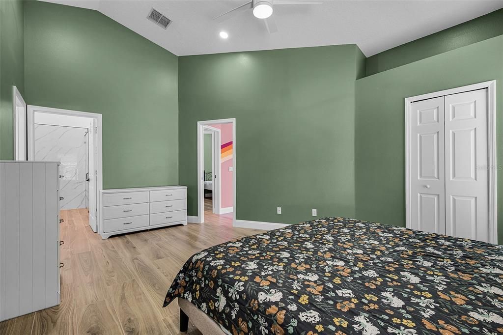 В аренду: $2,500 (4 спален, 2 ванн, 1948 Квадратных фут)