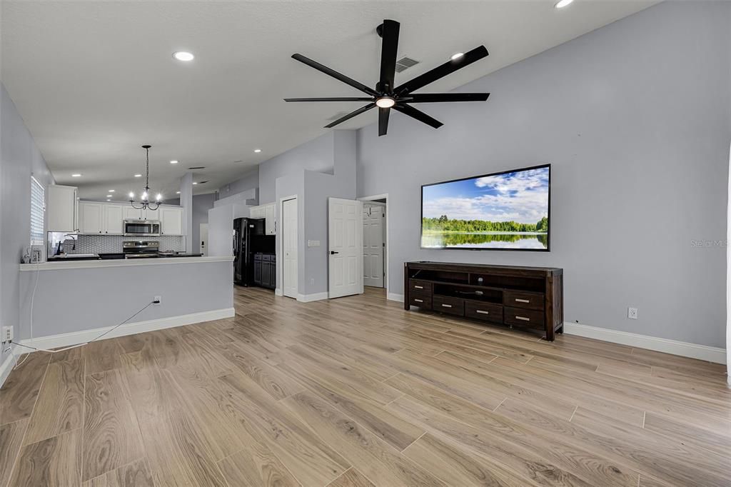 В аренду: $2,500 (4 спален, 2 ванн, 1948 Квадратных фут)