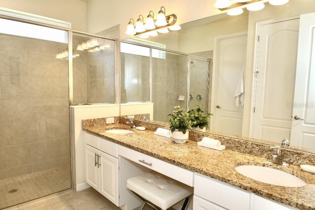 En Venta: $532,500 (5 camas, 4 baños, 2815 Pies cuadrados)