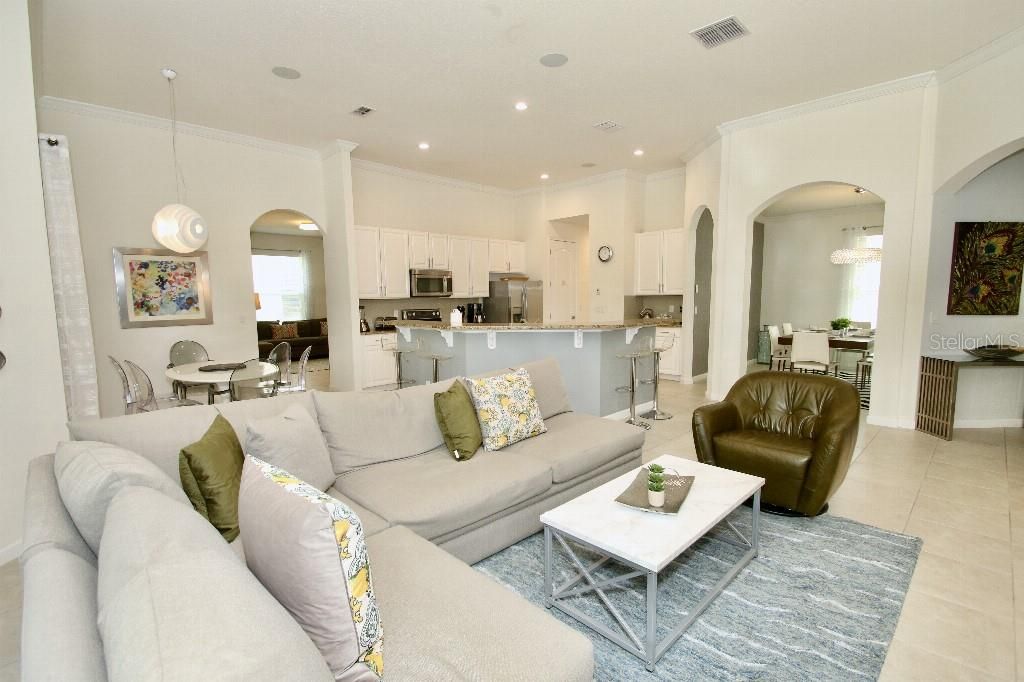 En Venta: $532,500 (5 camas, 4 baños, 2815 Pies cuadrados)