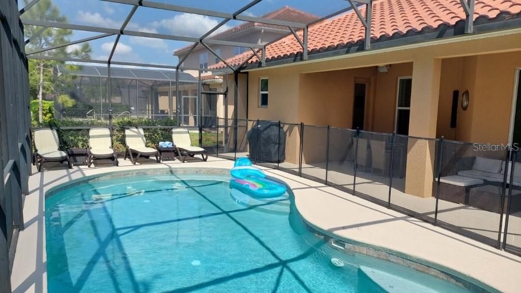 En Venta: $532,500 (5 camas, 4 baños, 2815 Pies cuadrados)