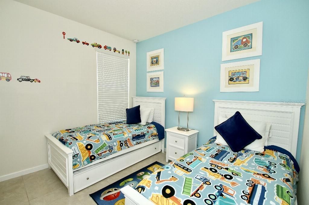 En Venta: $532,500 (5 camas, 4 baños, 2815 Pies cuadrados)