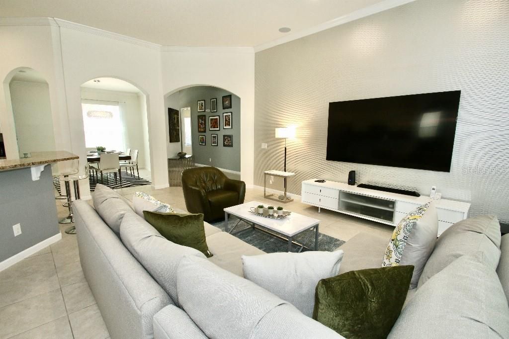 En Venta: $532,500 (5 camas, 4 baños, 2815 Pies cuadrados)