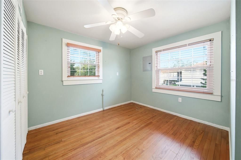 Под контрактом: $460,000 (5 спален, 3 ванн, 2135 Квадратных фут)