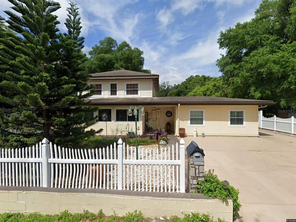 Под контрактом: $460,000 (5 спален, 3 ванн, 2135 Квадратных фут)