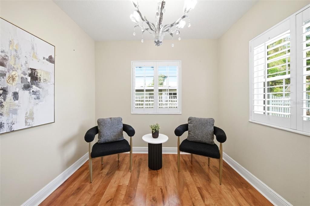 Под контрактом: $460,000 (5 спален, 3 ванн, 2135 Квадратных фут)