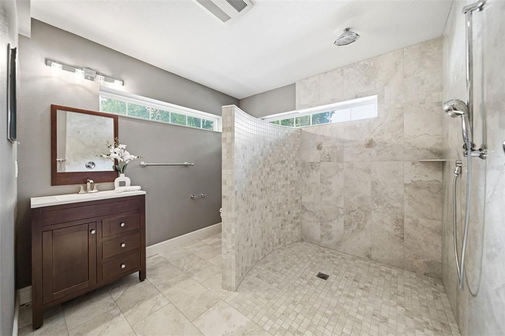 Под контрактом: $460,000 (5 спален, 3 ванн, 2135 Квадратных фут)