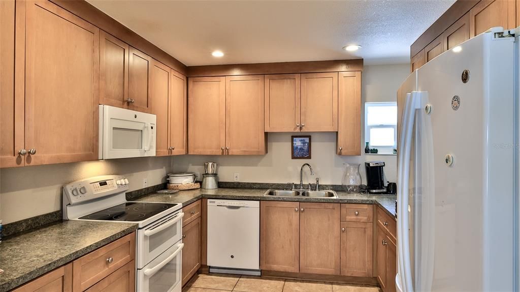 En Venta: $139,900 (1 camas, 1 baños, 715 Pies cuadrados)