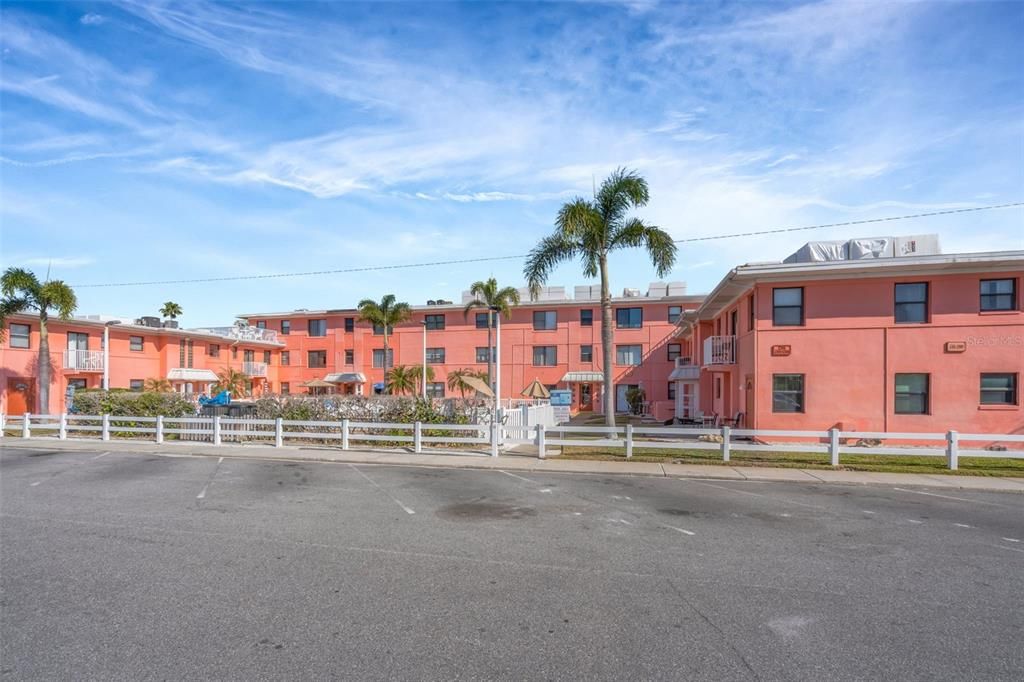 For Sale: $220,000 (0 beds, 1 baths, 310 Square Feet)