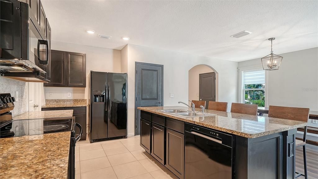 For Sale: $459,000 (5 beds, 3 baths, 2439 Square Feet)