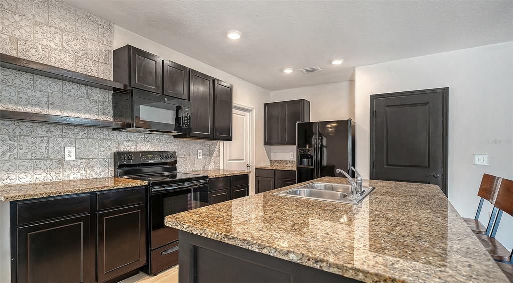 For Sale: $459,000 (5 beds, 3 baths, 2439 Square Feet)