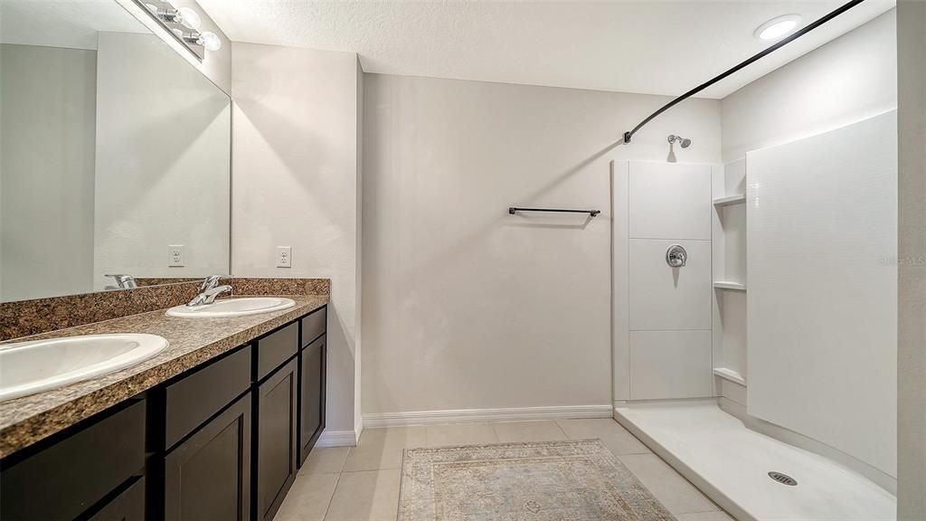 For Sale: $459,000 (5 beds, 3 baths, 2439 Square Feet)