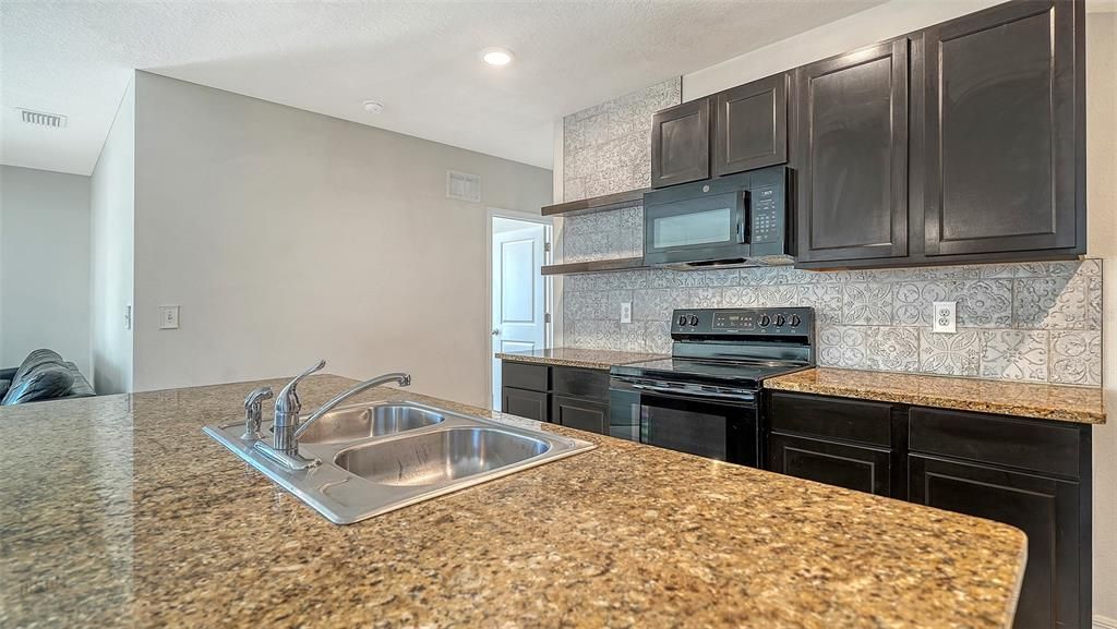 For Sale: $459,000 (5 beds, 3 baths, 2439 Square Feet)