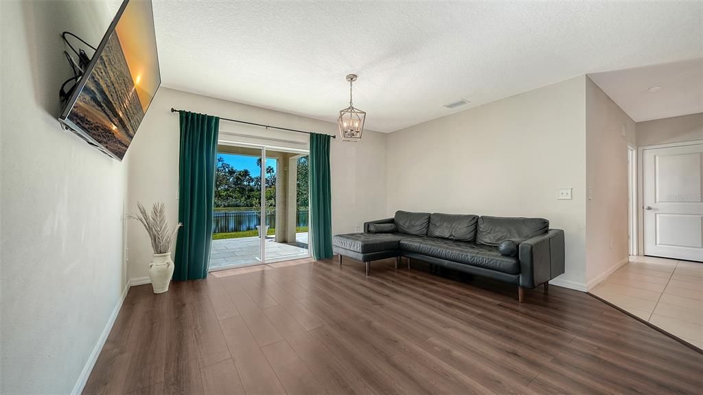 For Sale: $459,000 (5 beds, 3 baths, 2439 Square Feet)