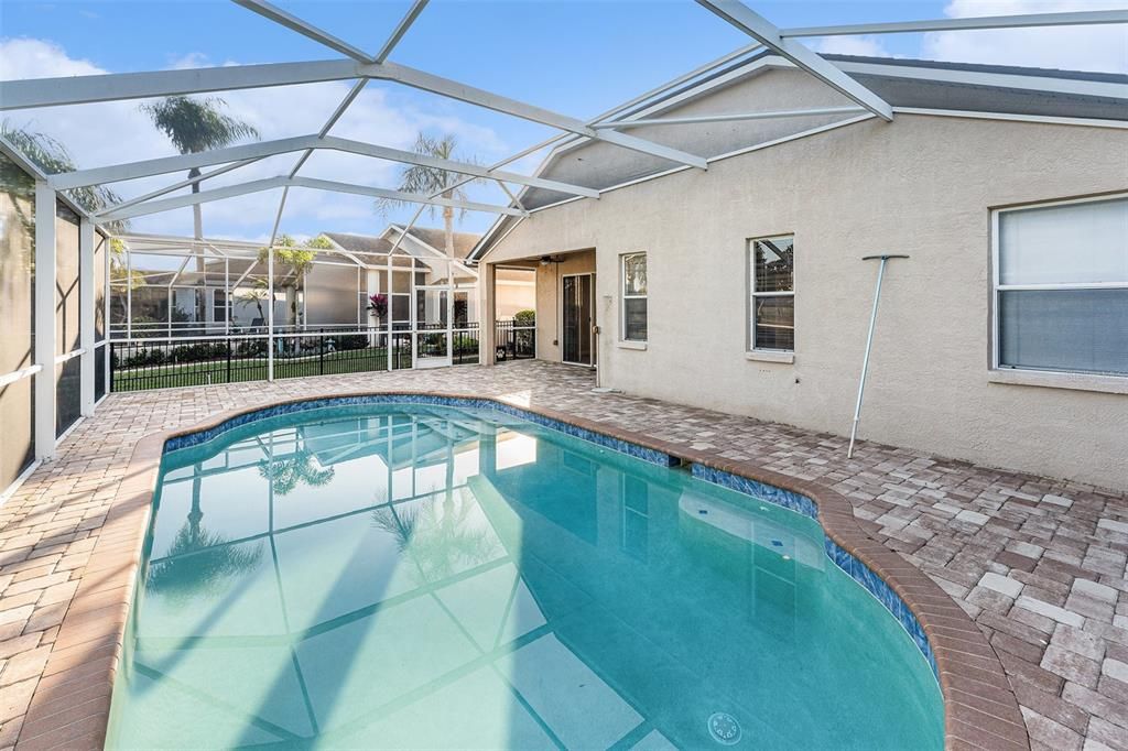 For Sale: $525,000 (3 beds, 2 baths, 1978 Square Feet)