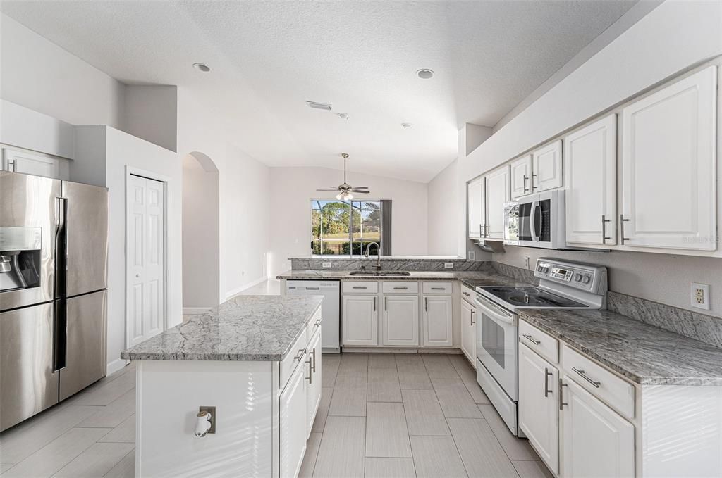 For Sale: $525,000 (3 beds, 2 baths, 1978 Square Feet)