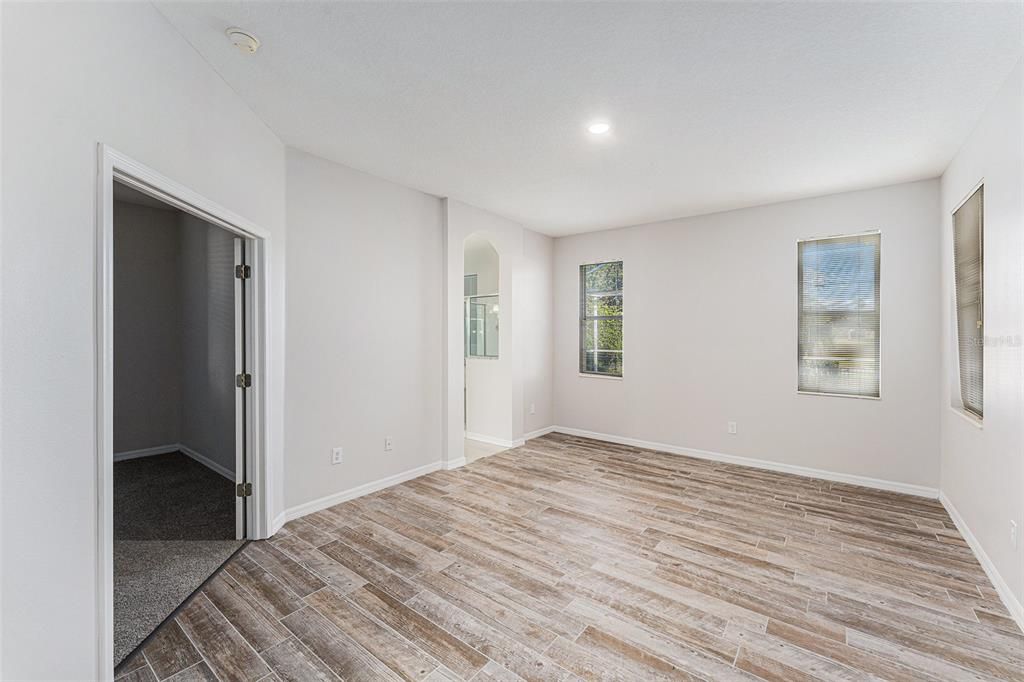 For Sale: $525,000 (3 beds, 2 baths, 1978 Square Feet)