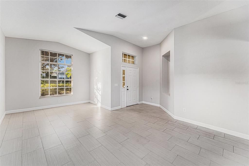 For Sale: $525,000 (3 beds, 2 baths, 1978 Square Feet)