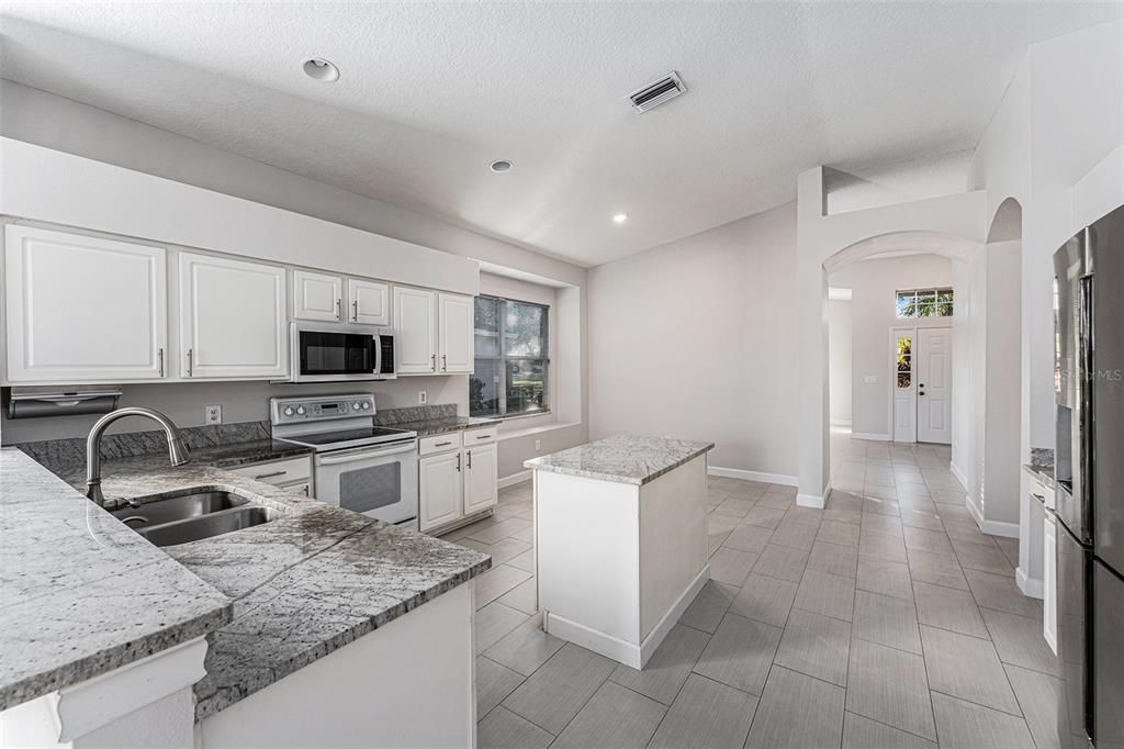 For Sale: $525,000 (3 beds, 2 baths, 1978 Square Feet)