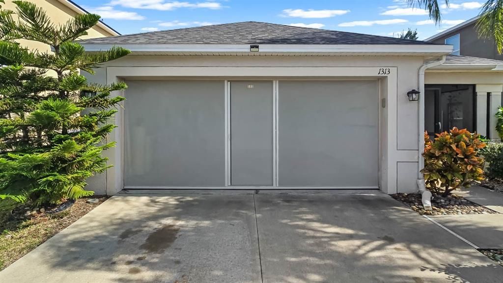 Active With Contract: $2,050 (3 beds, 2 baths, 1360 Square Feet)