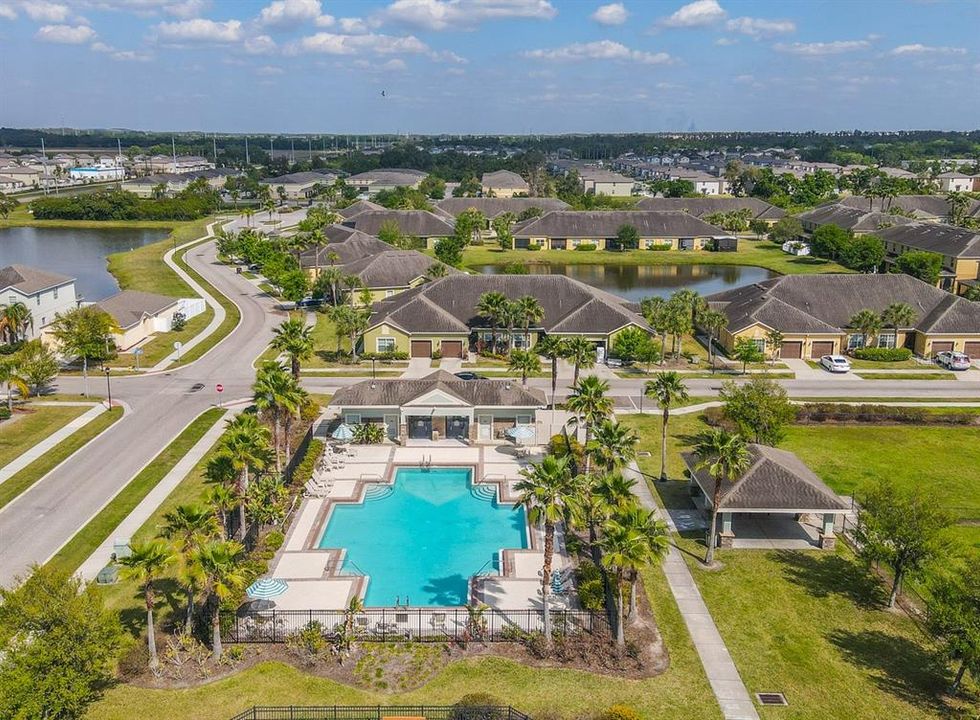 Active With Contract: $2,050 (3 beds, 2 baths, 1360 Square Feet)