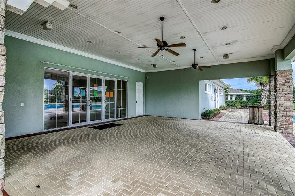 Active With Contract: $2,050 (3 beds, 2 baths, 1360 Square Feet)