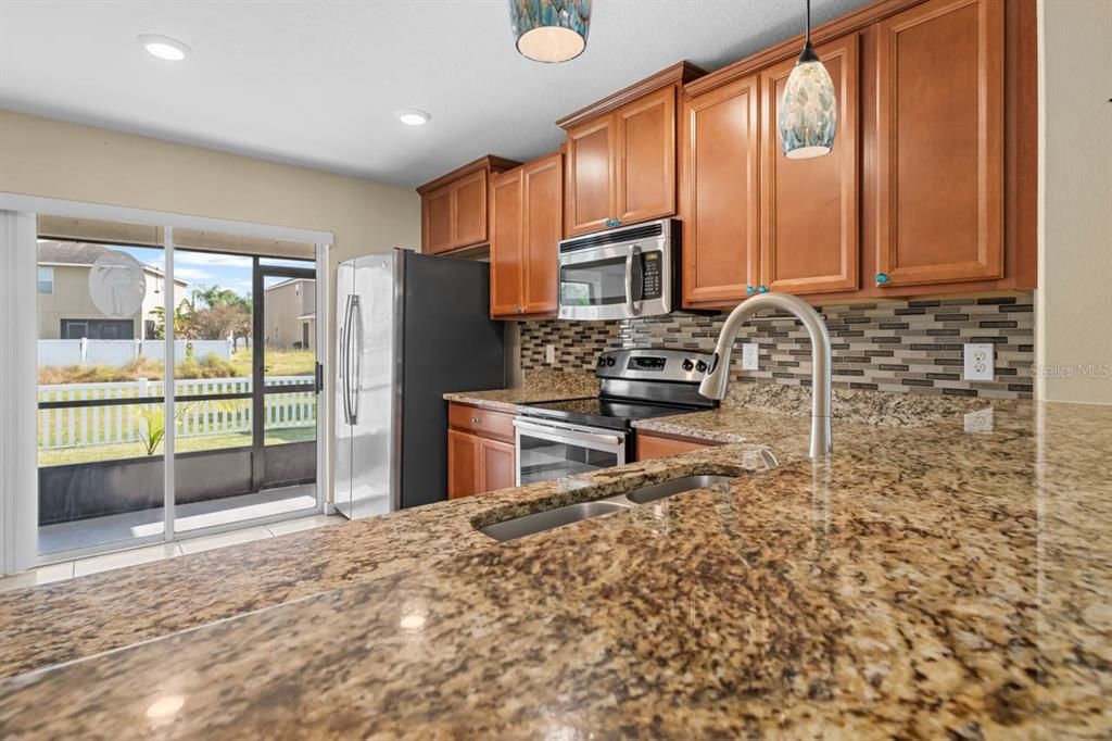 Active With Contract: $2,050 (3 beds, 2 baths, 1360 Square Feet)