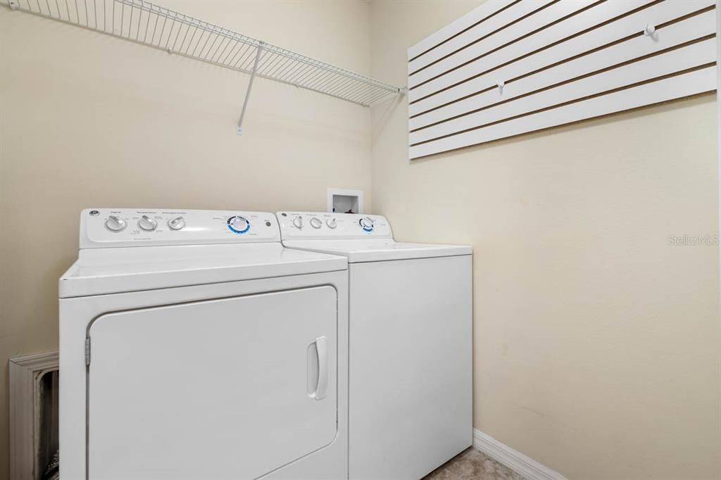 Active With Contract: $2,050 (3 beds, 2 baths, 1360 Square Feet)