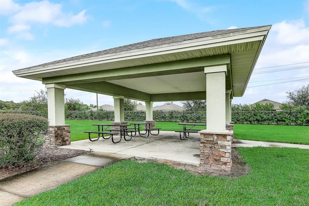 Active With Contract: $2,050 (3 beds, 2 baths, 1360 Square Feet)