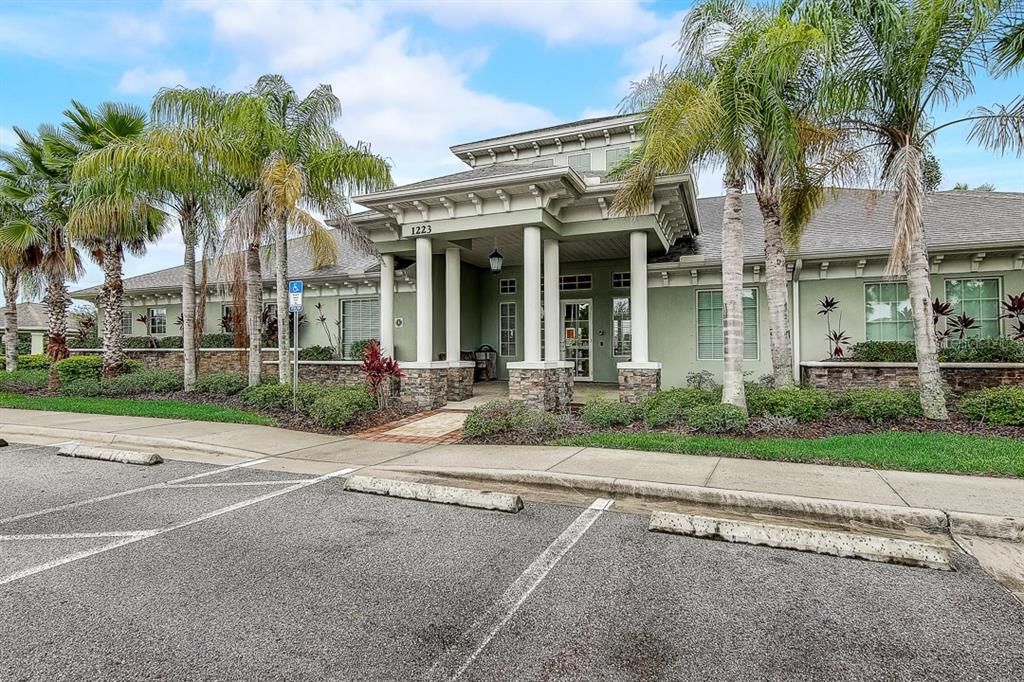 Active With Contract: $2,050 (3 beds, 2 baths, 1360 Square Feet)