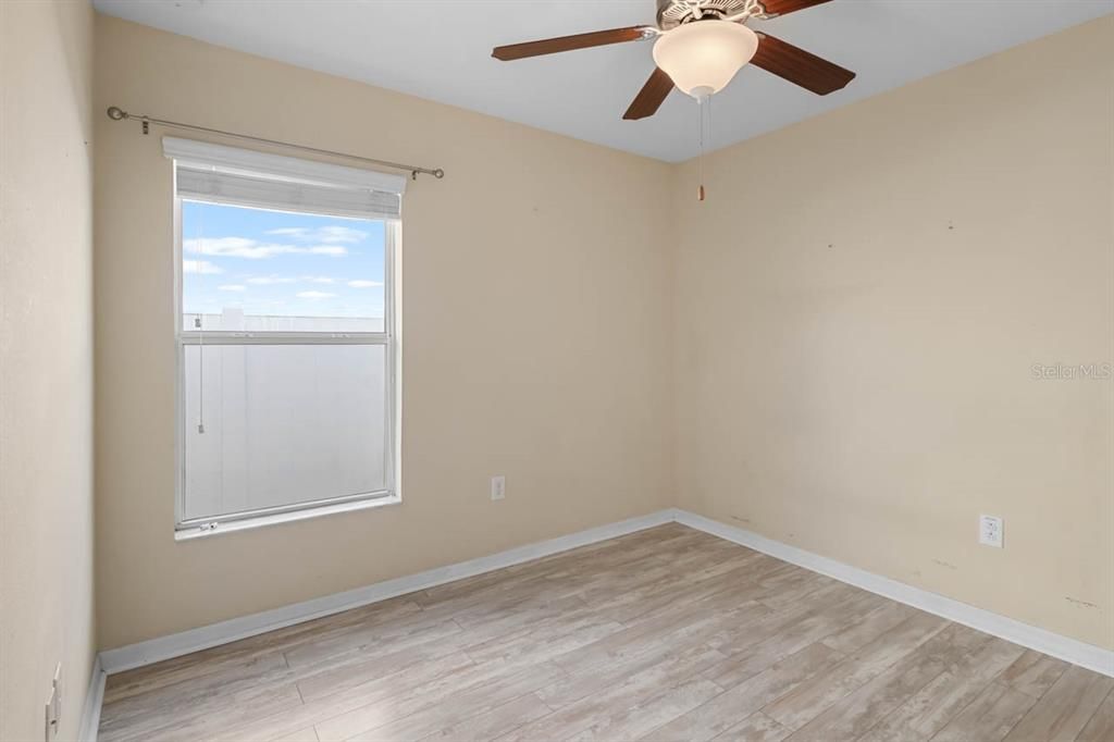 Active With Contract: $2,050 (3 beds, 2 baths, 1360 Square Feet)